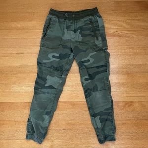Gap Camo Joggers L